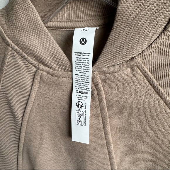 Lululemon Scuba Oversized Collegiate Jacket Women's Tan Bomber XS oversized - Picture 11 of 11